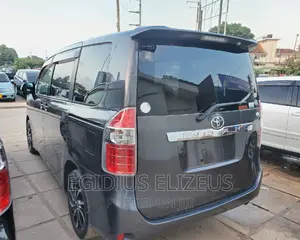 Toyota Noah 2005 Gray