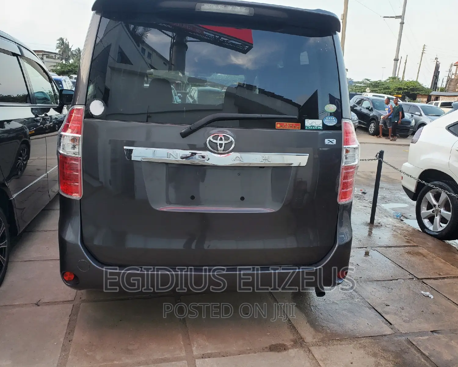 Toyota Noah 2005 Gray