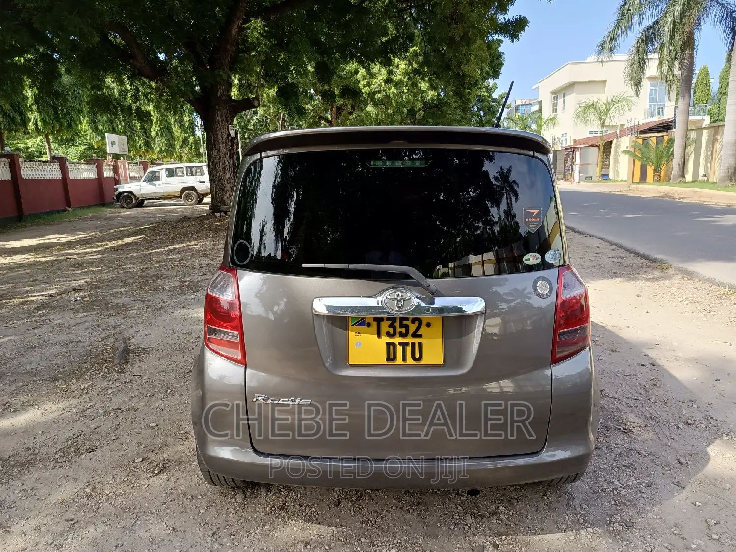 Toyota Ractis 2009 Beige