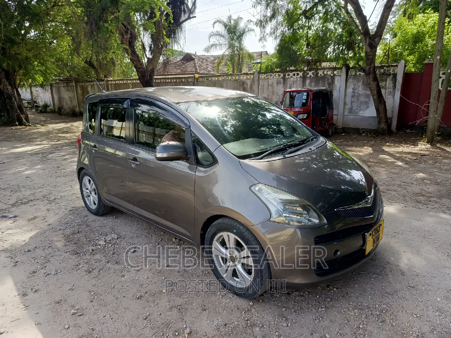 Toyota Ractis 2009 Beige