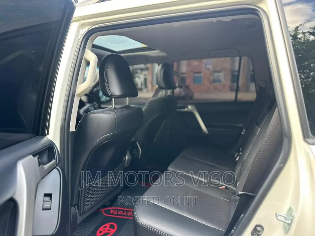 Toyota Land Cruiser Prado 2.7 2020 Pearl