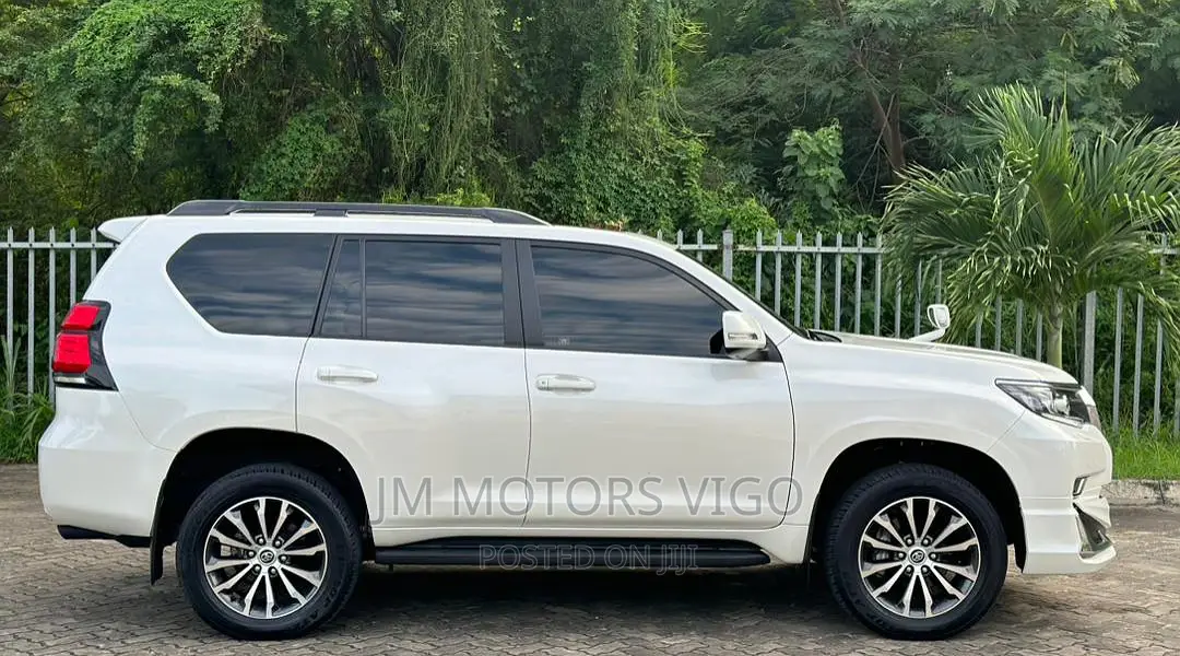Toyota Land Cruiser Prado 2.7 2020 Pearl