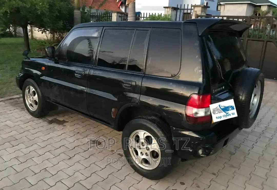Mitsubishi Pajero IO 1999 Black