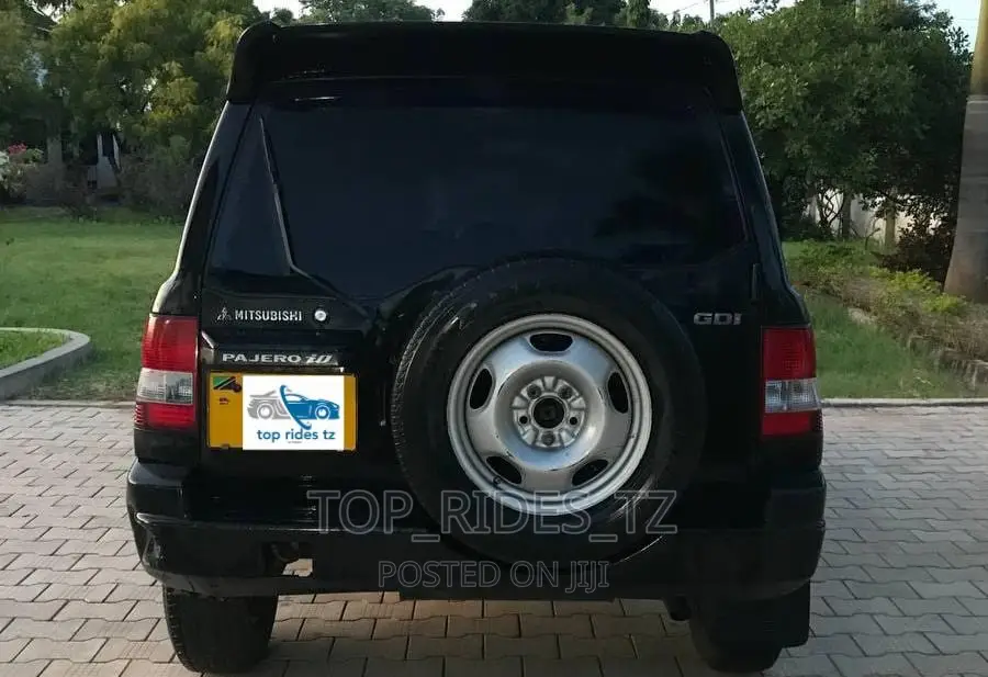 Mitsubishi Pajero IO 1999 Black