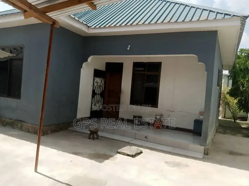 3bdrm House in Majohe Chuo Cha Rada, Ilala for sale