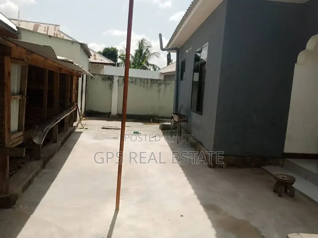 3bdrm House in Majohe Chuo Cha Rada, Ilala for sale