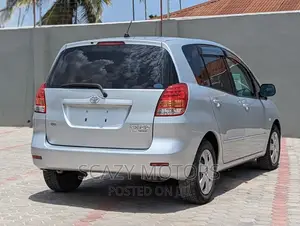 Toyota Corolla Spacio 2003
