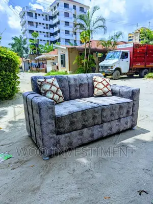 Sofa Watu Wawili Mapya Sana 190,000.