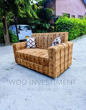 Sofa Watu Wawili Mapya Sana 190,000.