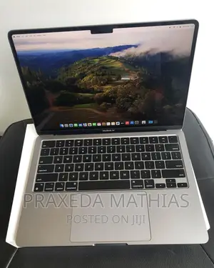 Laptop Apple MacBook Air 2022 M2 8GB Apple M2 SSD 256GB