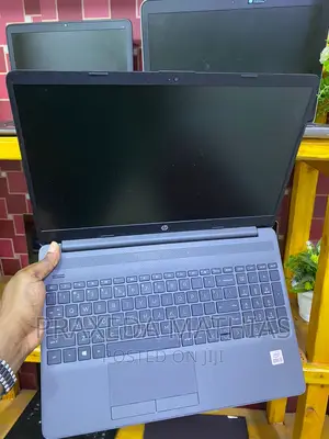 Laptop HP 250 G8 8GB Intel Core I5 HDD+SSD 500GB