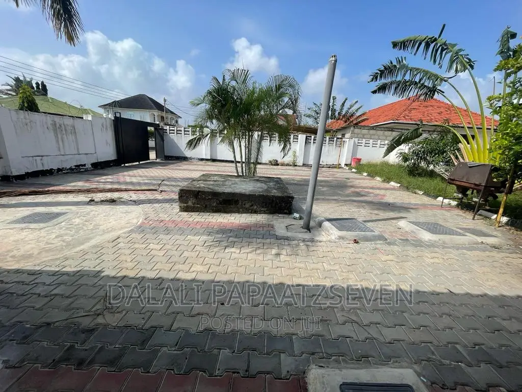 3bdrm House in Dalalipapaatzseven, Kinondoni for rent