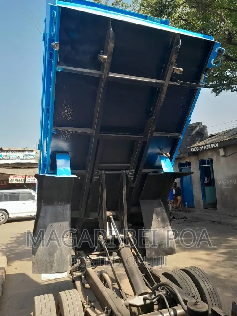 Canter Tipper Tani Mbili