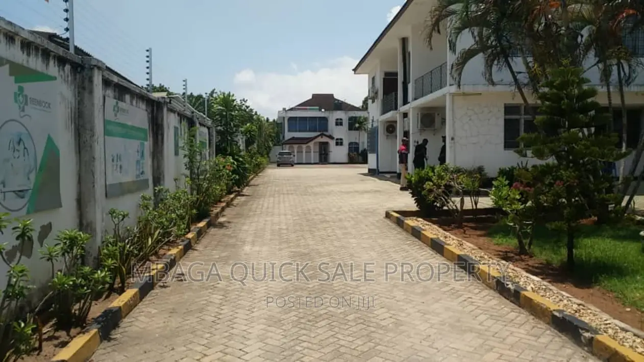 12bdrm House in Mikocheni for rent