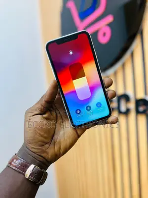 Apple iPhone XR 64 GB White