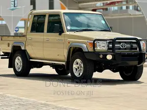 Toyota Land Cruiser 2022 Beige