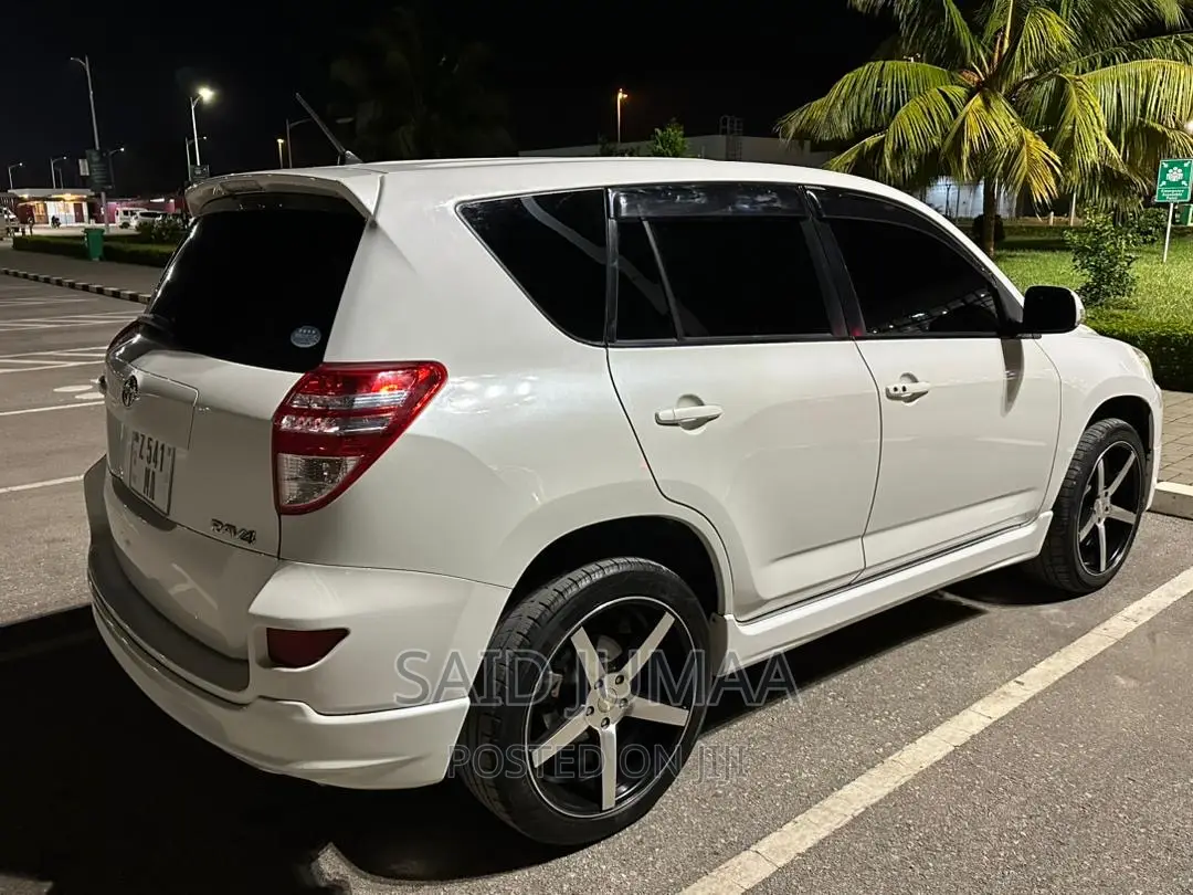 Toyota RAV4 2.5 2010 Pearl