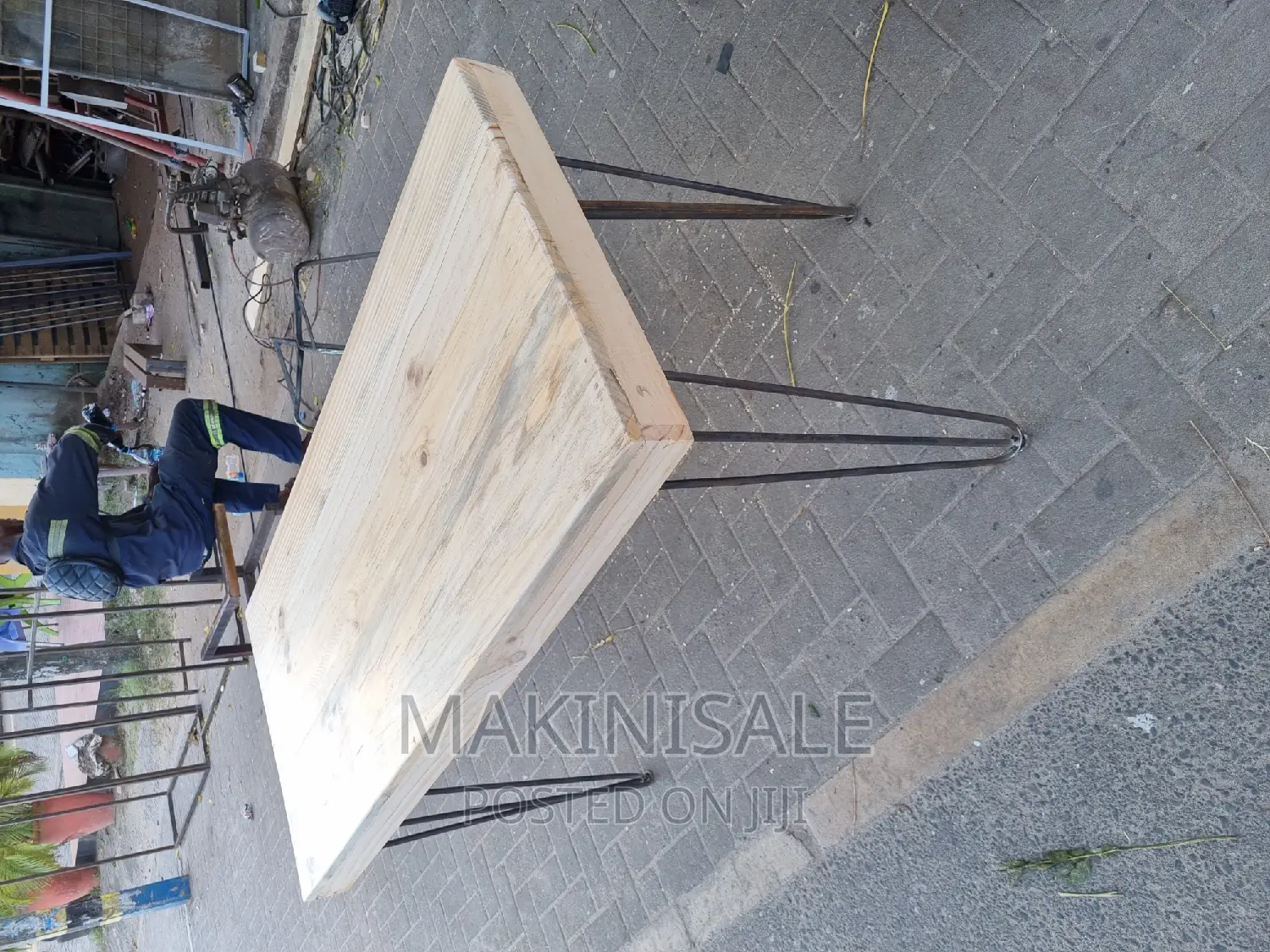 Office Table Nzuri Sana