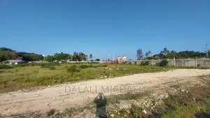Plot for Sale Bahari Beach !