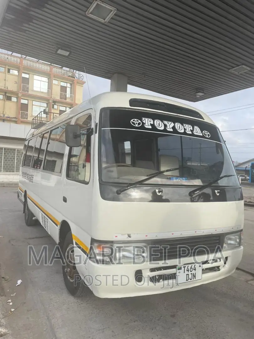 Toyota Coaster 2004 White