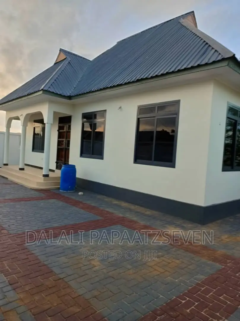 3bdrm House in Dalalipapaatzseven, Bunju for rent