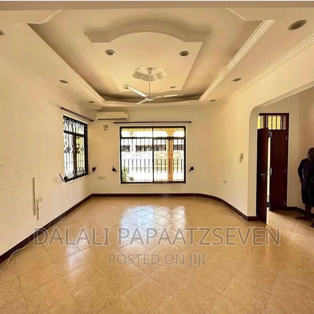 3bdrm House in Dalalipapaatzseven, Bunju for rent