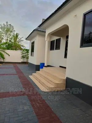 3bdrm House in Dalalipapaatzseven, Bunju for rent