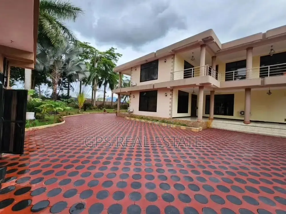 7bdrm House in Kibada, Kigamboni for sale