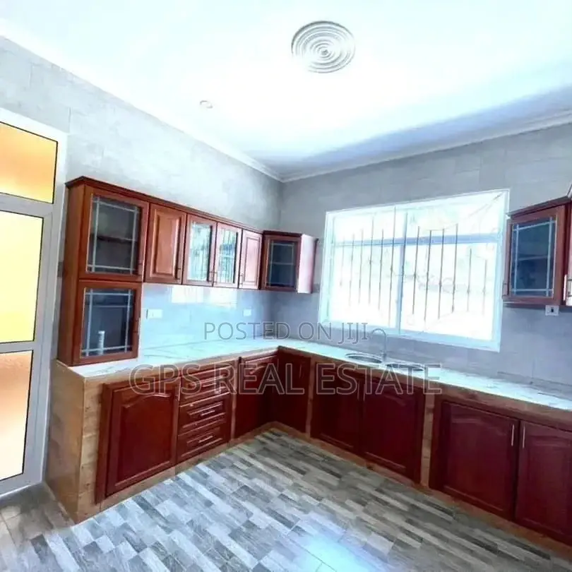3bdrm House in Tegeta Wazo Kontena, Kinondoni for sale