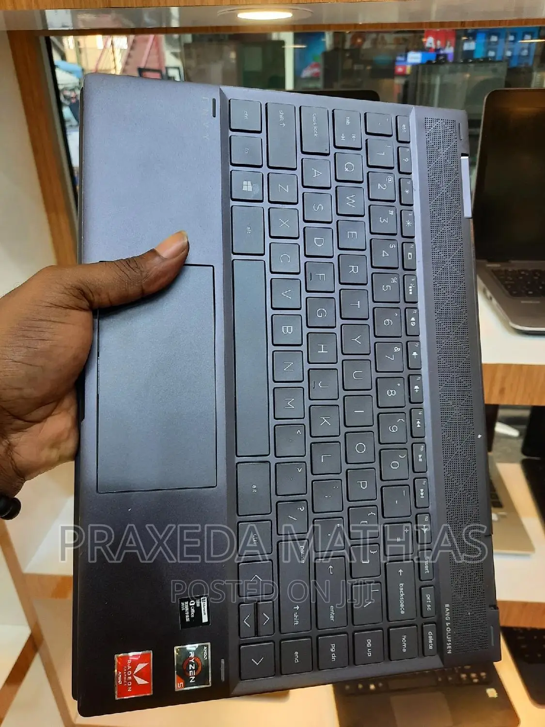 Laptop HP Envy X360 8GB AMD Ryzen 5 SSD 256GB