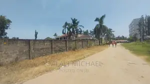 Plot for Sale Goig