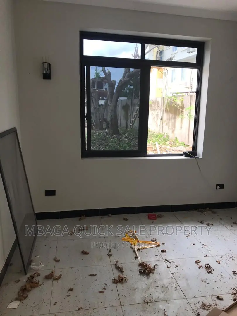 8bdrm House in Mikocheni for rent