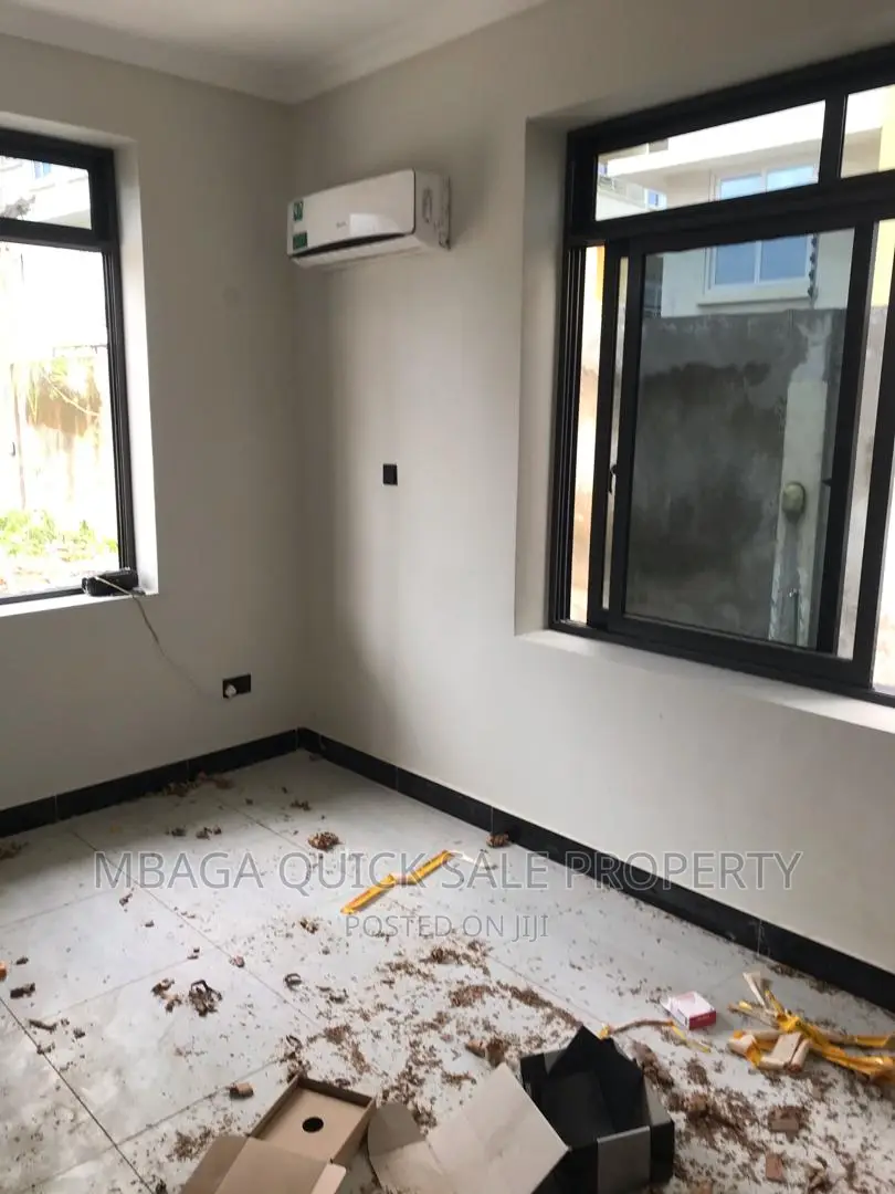 8bdrm House in Mikocheni for rent