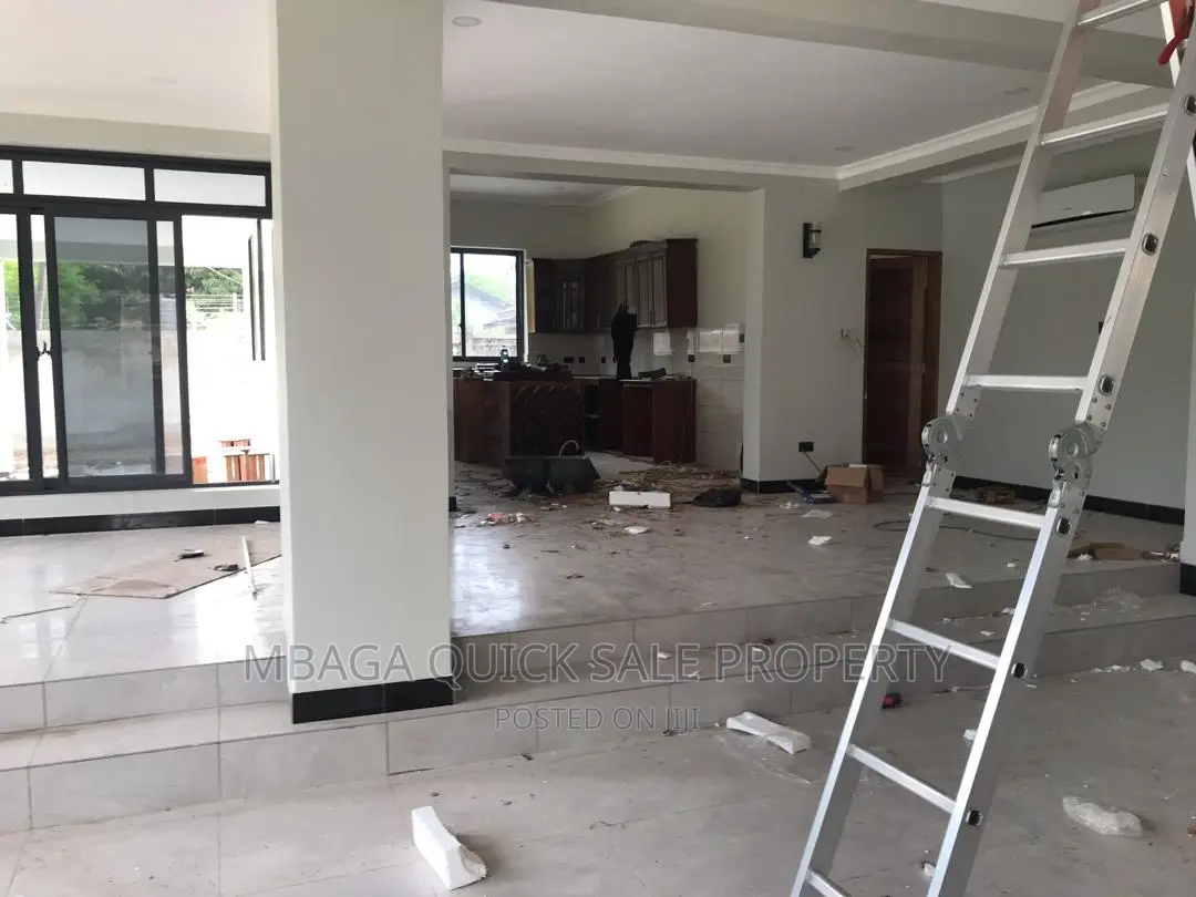 8bdrm House in Mikocheni for rent