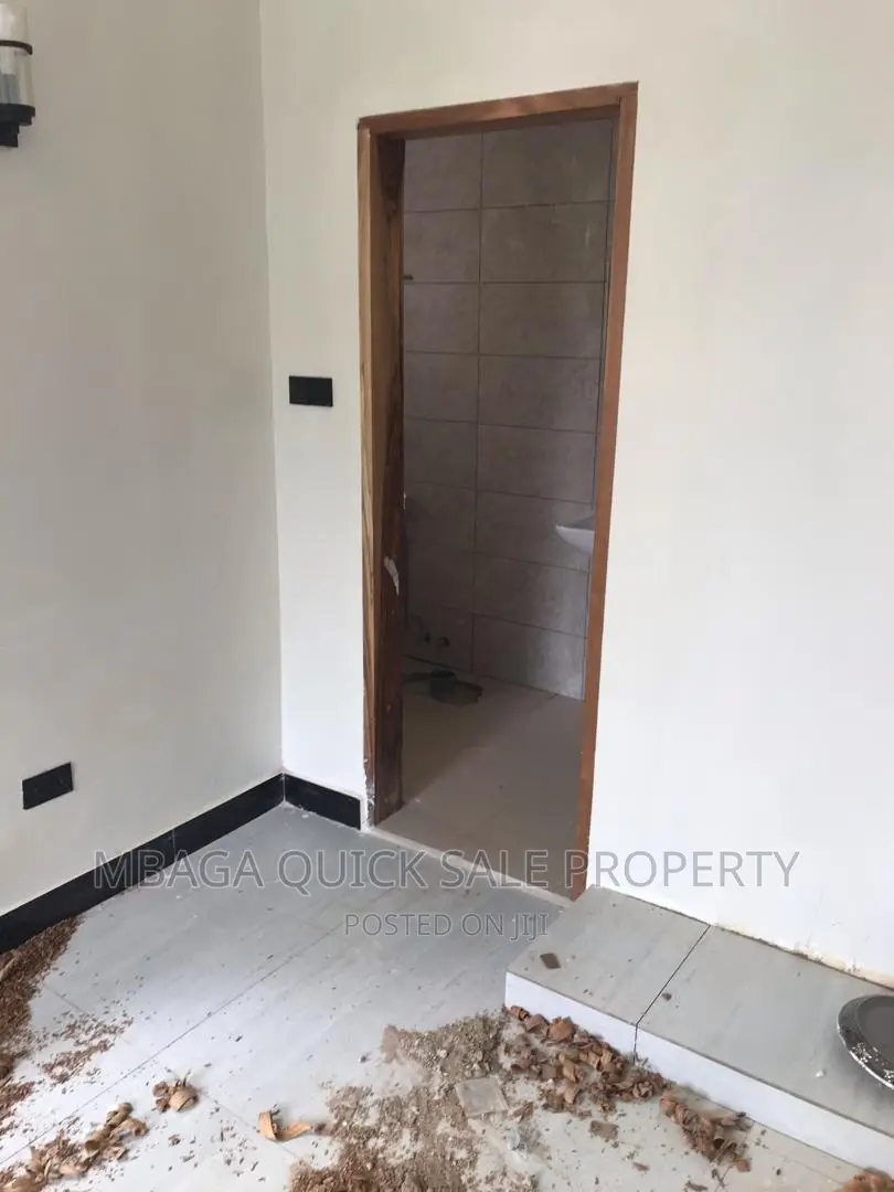 8bdrm House in Mikocheni for rent