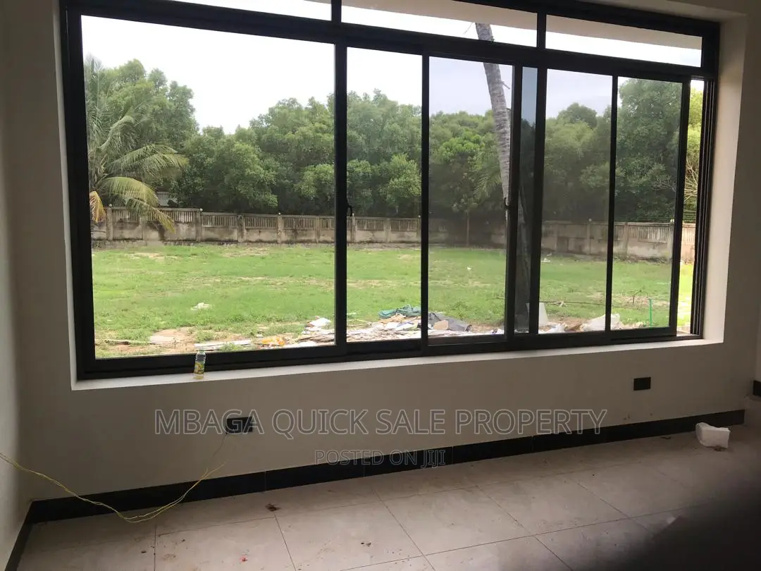 5bdrm Apartment in Upanga for sale