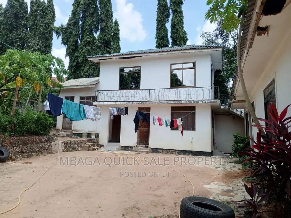 7bdrm Chalet in Mpiji Mapoe, Mbezi for sale