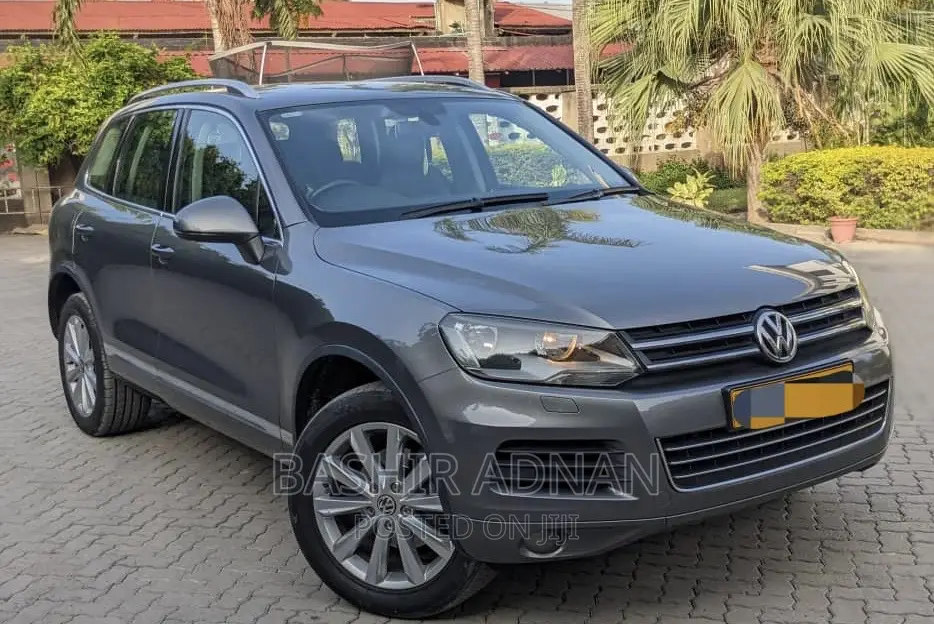 Volkswagen Touareg TDI Executive 2013 Gray