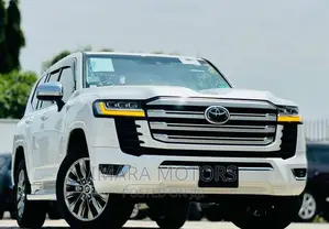 Toyota Land Cruiser 2022 White