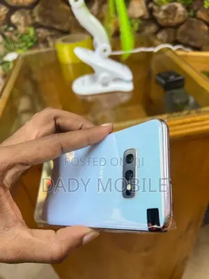 Samsung Galaxy S10e 128 GB White