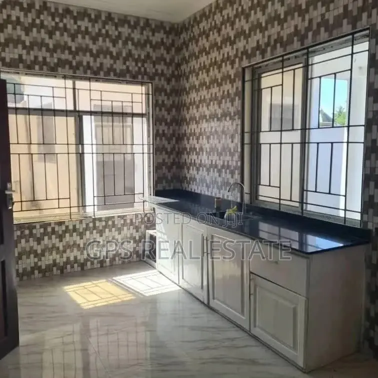 3bdrm House in Ungindoni, Kigamboni for sale
