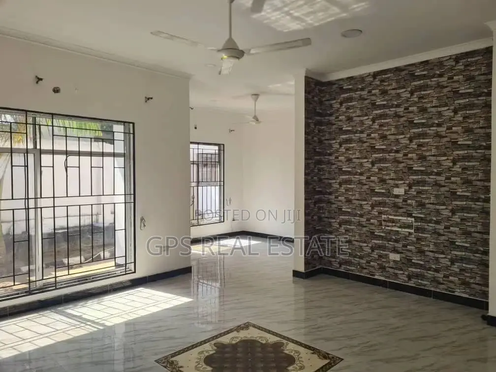 3bdrm House in Ungindoni, Kigamboni for sale
