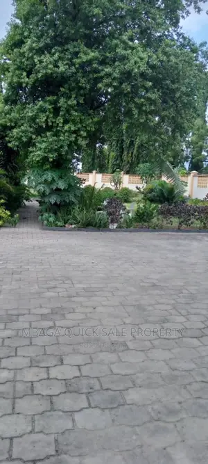 5bdrm House in Ada Estate for rent