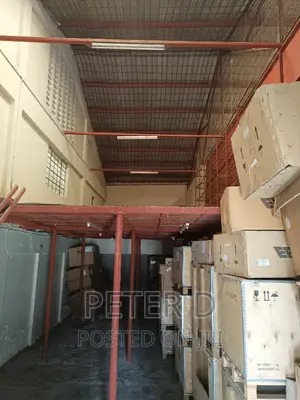 Store Kubwa Ya Kuhifadhia Mizigo