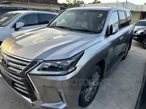Lexus LX 2017 Silver