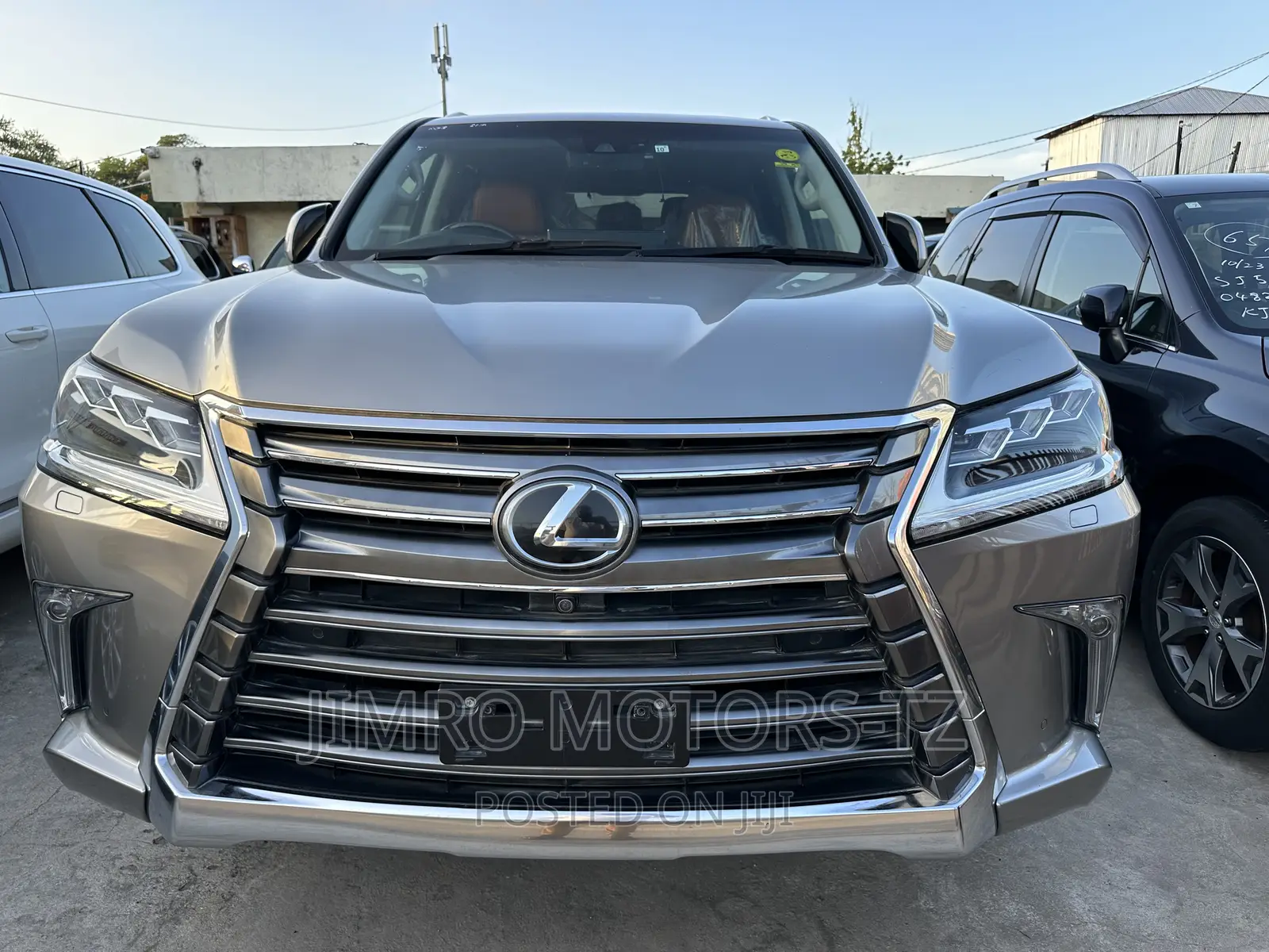 Lexus LX 2017 Silver