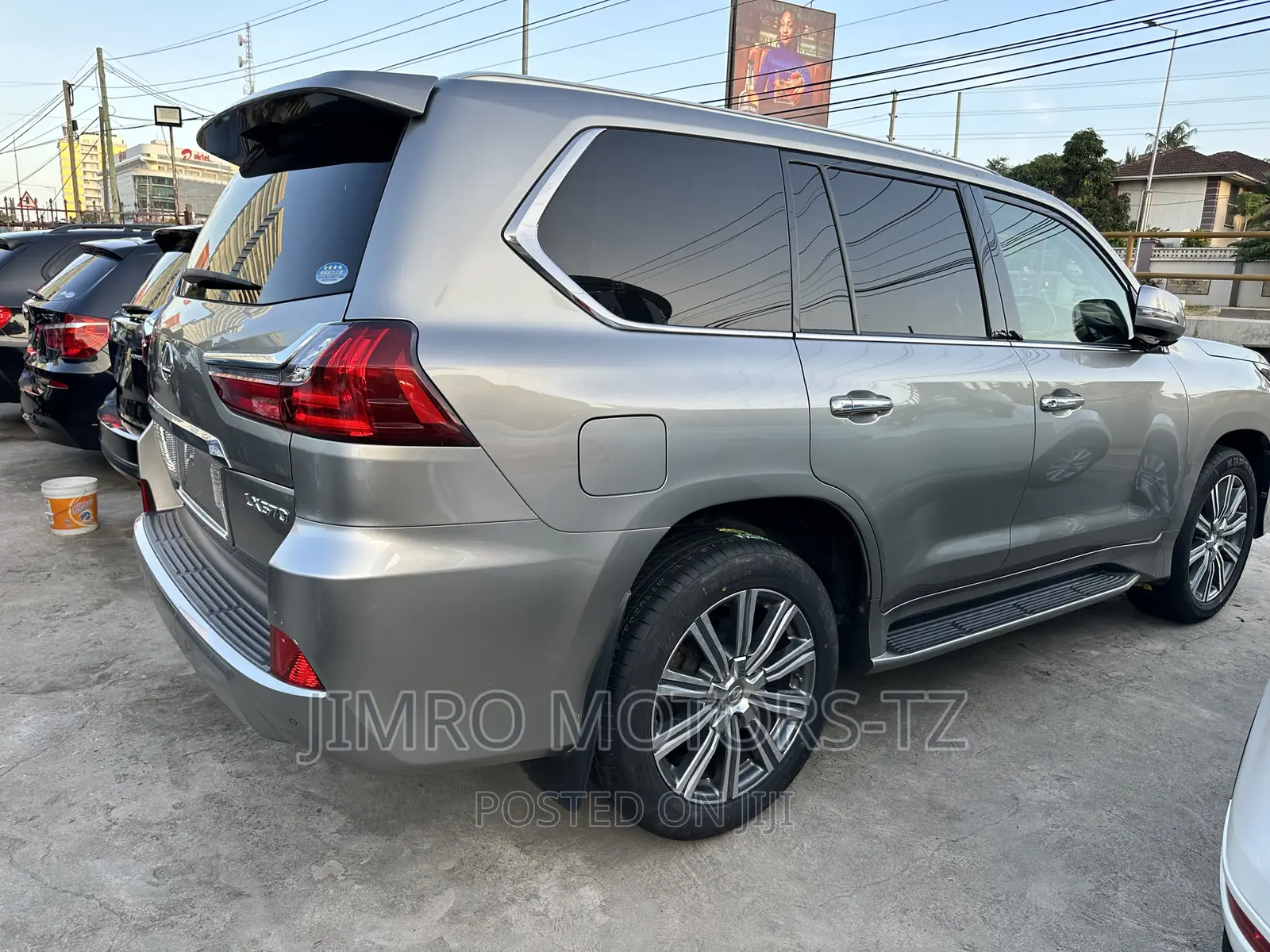 Lexus LX 2017 Silver