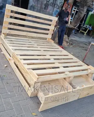 Pallet Bed Nzuri Sana