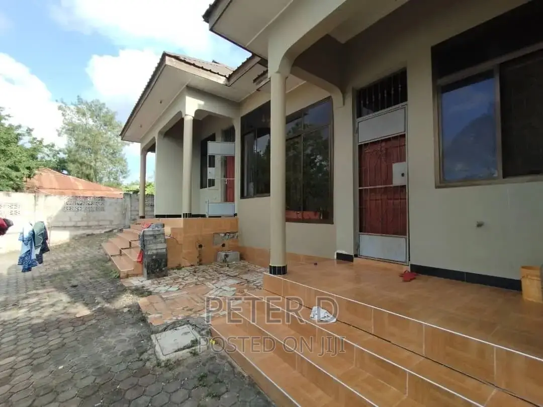 1bdrm Apartment in Kimara for rent