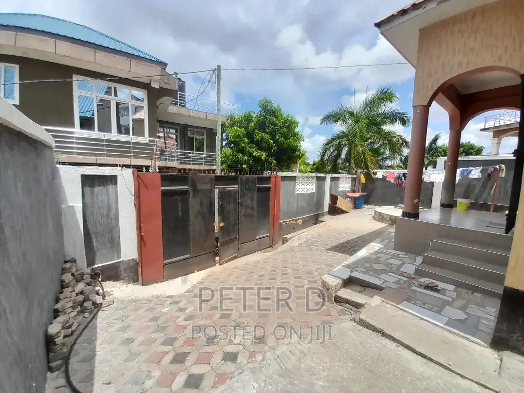 1bdrm Apartment in Kimara for rent